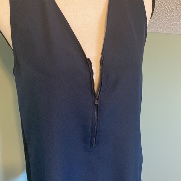 Peyton Jensen (Evereve) Multi Media V-neck Zip-front Sleeveless Top - Picture 7 of 9